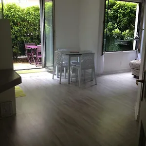 https://le-croix-roussien-lyon-centre.hotels-rhonealpes.com